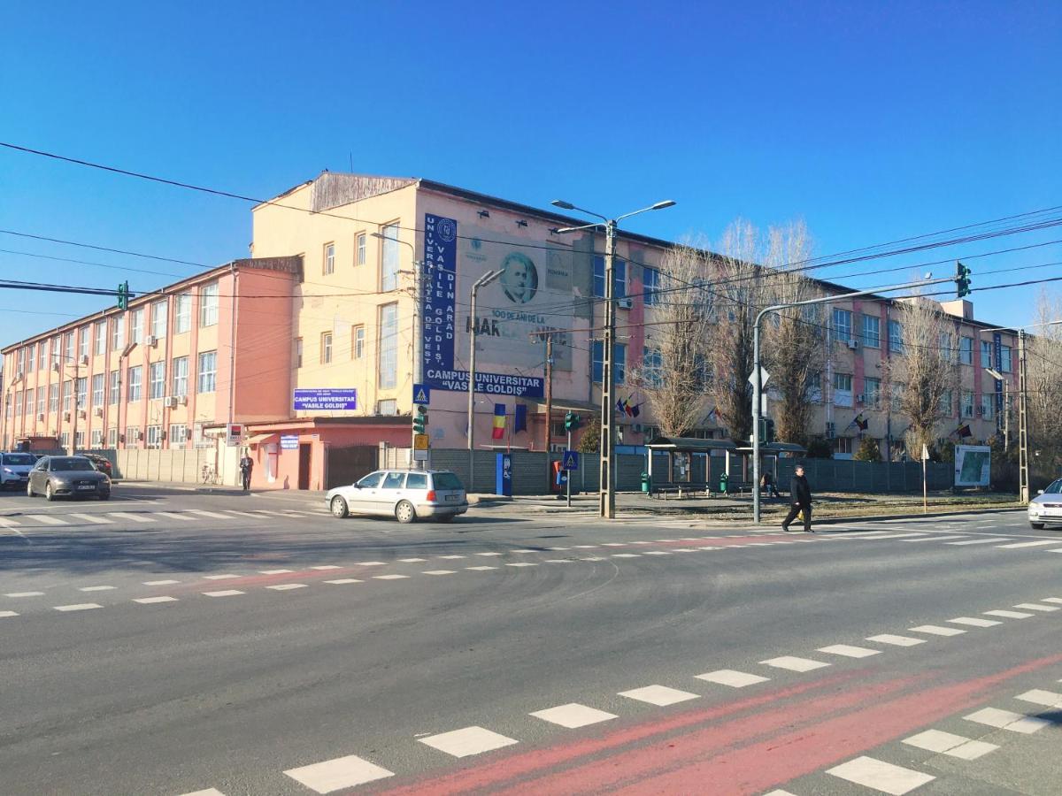 Milan House Leilighet Arad Eksteriør bilde